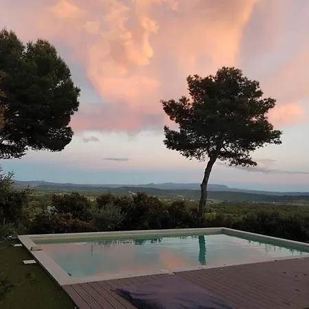La Maison De Charlie Bed and breakfast