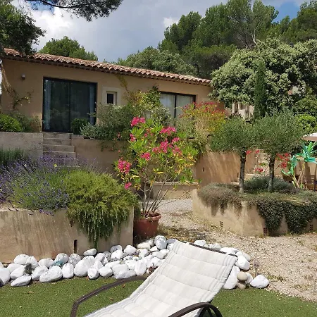 La Maison De Charlie Bed and breakfast *